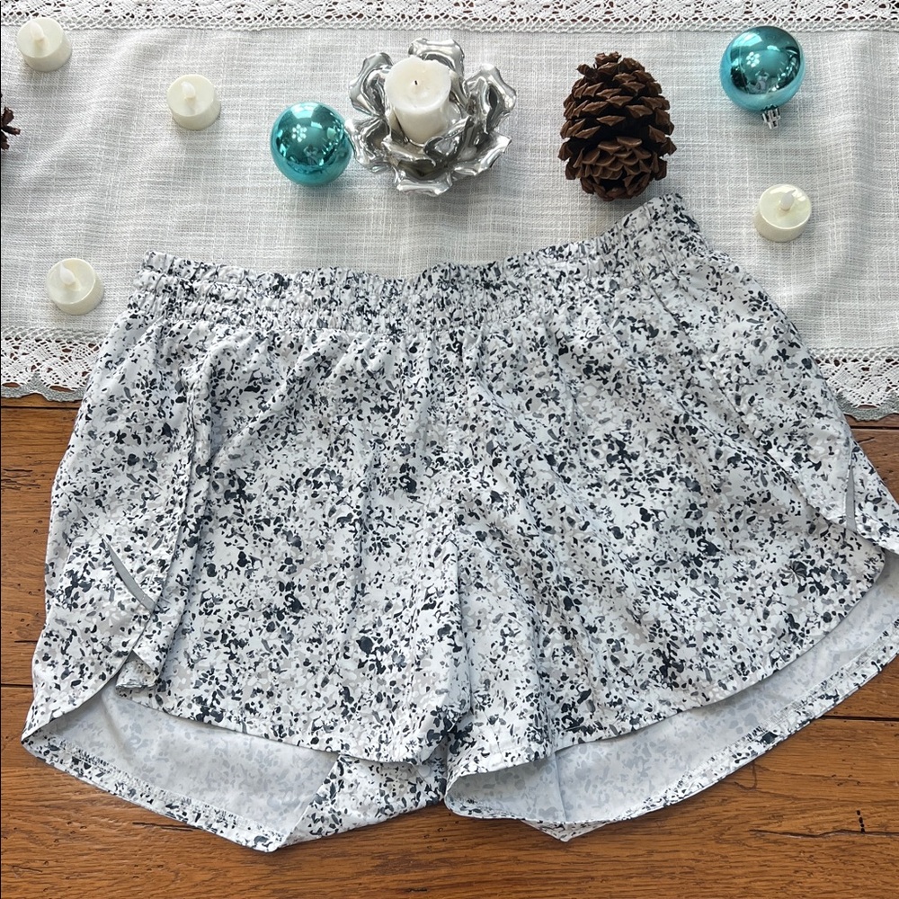 Athleta Pebbled Black and White Athletic Shorts